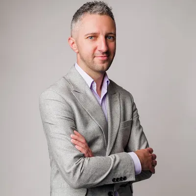 Dominik Śnieżek - ekspert finansowy/doradca kredytowy - kredyty hipoteczne, kredyty gotówkowe, ubezpieczenia na życie